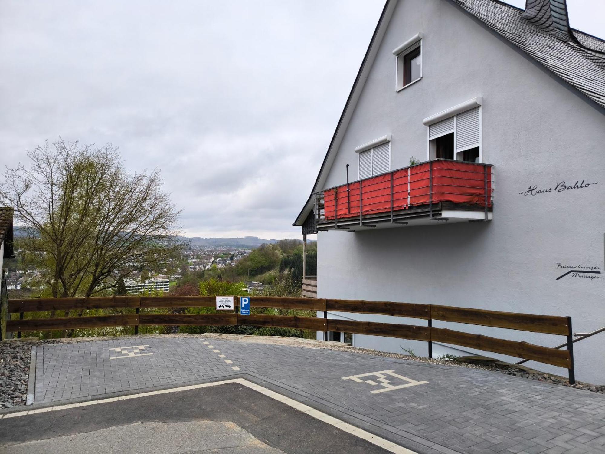 Haus Bahlo - Ferienwohnungen Attendorn Luaran gambar